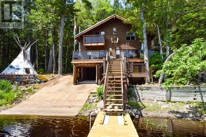 491 Peters Point Road, South Brookfield, Nova Scotia B0T1X0