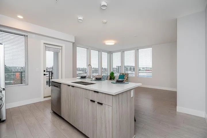 421 20360 LOGAN AVENUE, Langley, British Columbia V3A0P5