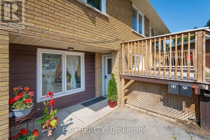 2 ROSLYN ROAD, Barrie (Wellington), Ontario L4M2X6