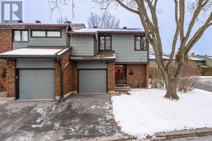 4 - 8 CHISHOLM COURT, Ottawa, Ontario K2K1E2