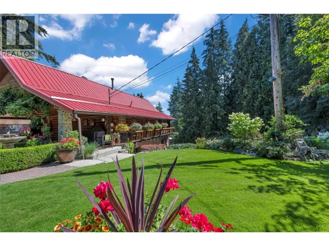 2726 Tranquil Place, Blind Bay, British Columbia V0E1H2