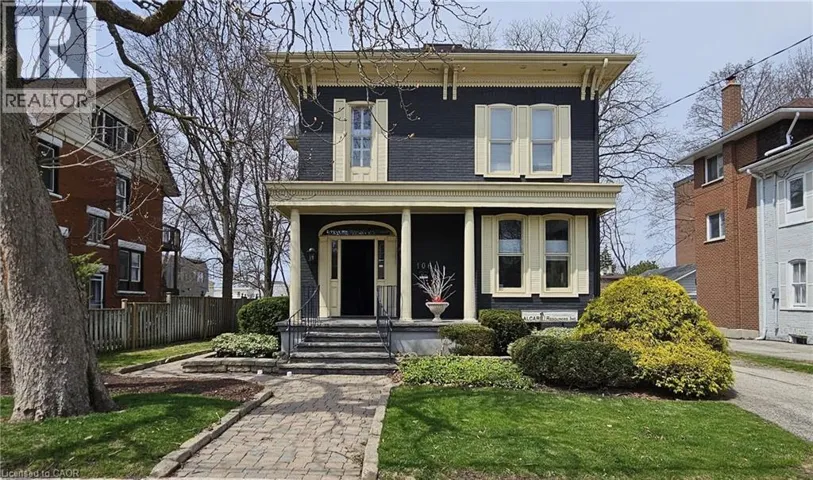 106 YOUNG Street W, Kitchener, Ontario N2H4Z4
