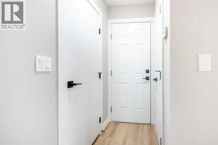 7616 27 Street SE, Calgary, Alberta T2C1E7