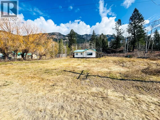 2866 95 Highway, Brisco, British Columbia V0A1B0