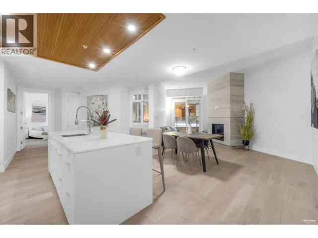 101 6699 NELSON AVENUE, West Vancouver, British Columbia V7W2B2