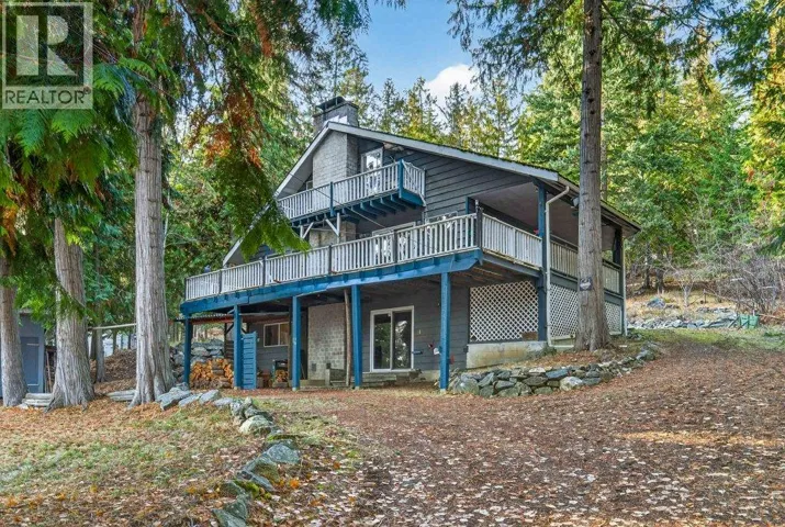 4373 Copper Cove Road, Scotch Creek, British Columbia V0E1M5