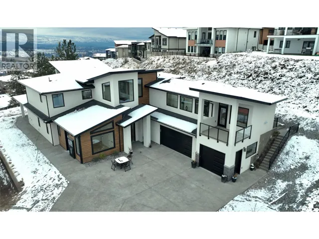1122 Carnoustie Drive, Kelowna, British Columbia V1P0A3