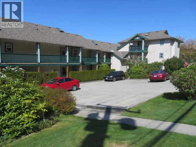 301-5701 WILLOW AVE, Powell River, British Columbia V8A5S6