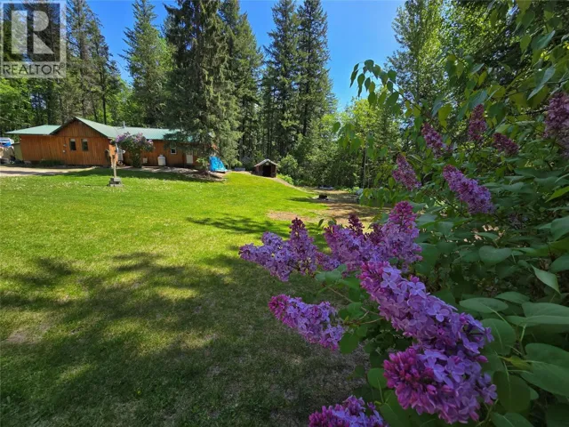 404 Haywood Road, Clearwater, British Columbia V0E1N1