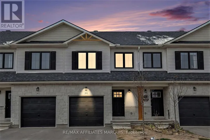 44 WHITCOMB CRESCENT, Smiths Falls, Ontario K7A0C0