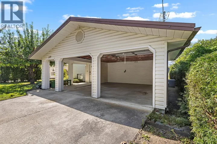 329 6th Ave S Avenue, Creston, British Columbia V0B1G0