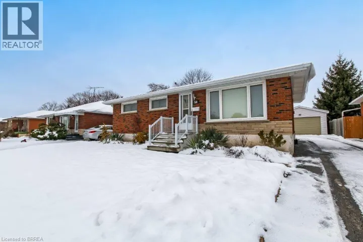 56 BALMORAL Drive, Brantford, Ontario N3R5B9