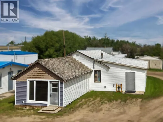 8 Railway Avenue NE, Falher, Alberta T0H1M0
