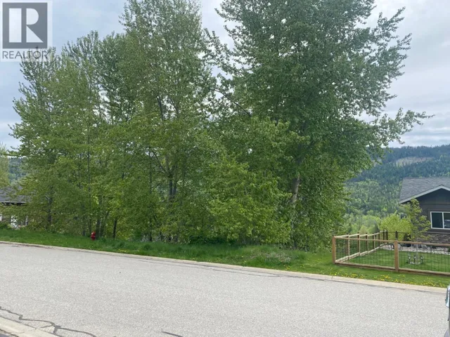 933 7th Street, Montrose, British Columbia V0G1P0