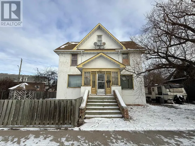 327 ROBERTSON ST, THUNDER BAY, Ontario P7C2P1