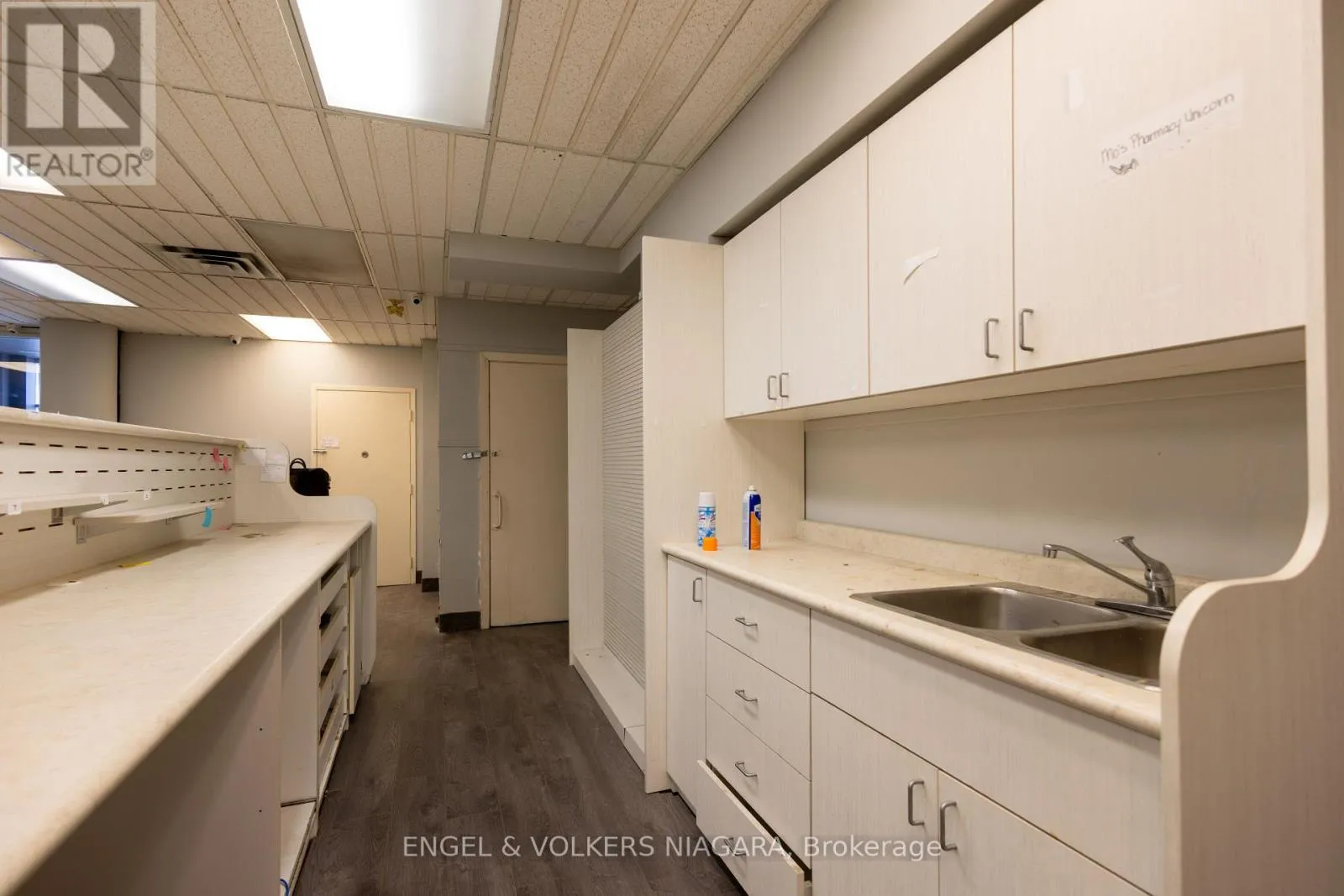 Commercial Sale For Sale