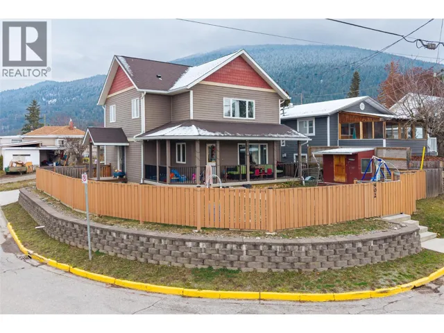902 Murdoch Street, Creston, British Columbia V0B1G4