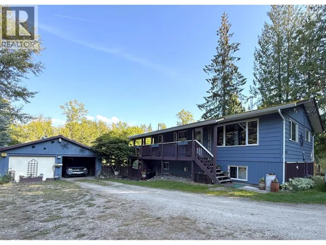 4690 44 Avenue NW, Salmon Arm, British Columbia V1E3A7