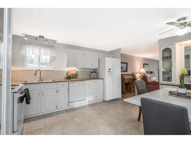 60 2270 196 STREET, Langley, British Columbia V2Z1N6