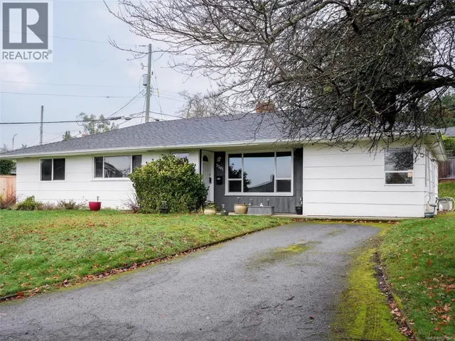 3221 Frechette St, Saanich, British Columbia V8N4N8