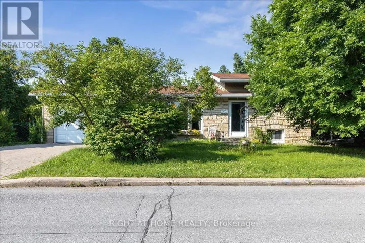 1 HARROGATE PLACE, Ottawa, Ontario K2H5L6