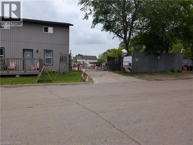 142 CHARLOTTE Street, Brantford, Ontario N3T2X8