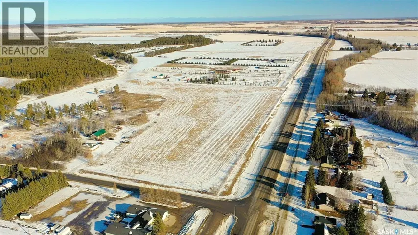 10.7 acre Prime Highway Frontage East of Nipawin, Nipawin Rm No. 487, Saskatchewan S0E1E0