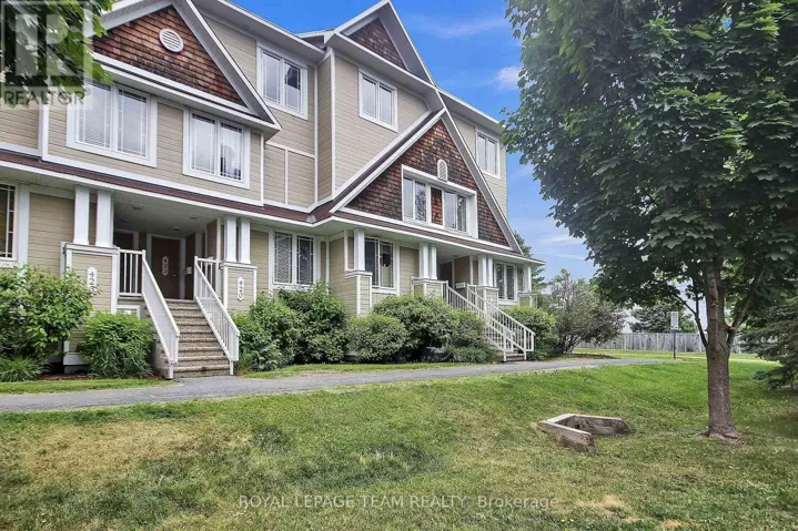 16 - 414 HILLSBORO PRIVATE N, Ottawa, Ontario K2M3A8