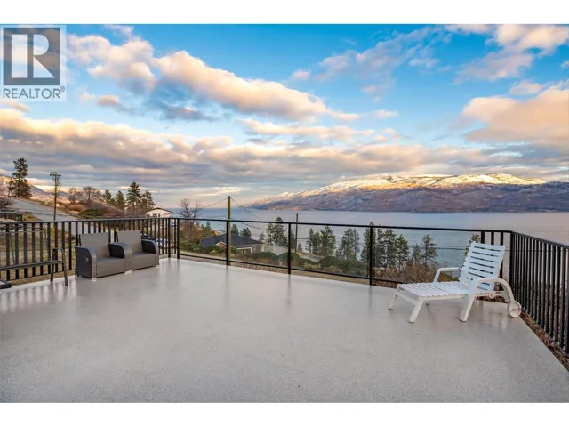 6178 Lipsett Avenue, Peachland, British Columbia V0H1X7