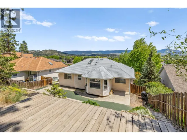 125 Applecrest Court, Kelowna, British Columbia V1V1W6