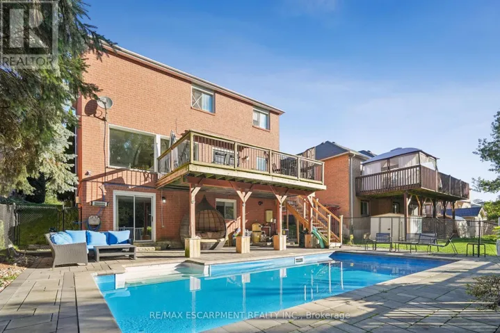 7 BIRCHWAY PLACE, Halton Hills (AC Acton), Ontario L7J2X4