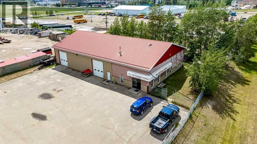 175 Pine Street, Rural Red Deer County, Alberta T4E1B4