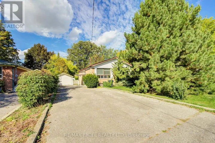 334 MOORE PARK AVENUE, Toronto (Newtonbrook West), Ontario M2R2R6