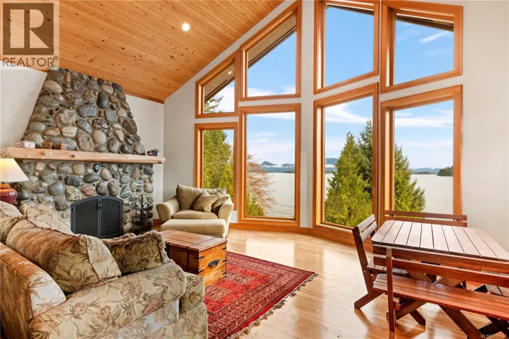 1062 5th Ave, Ucluelet, British Columbia V0R3A0