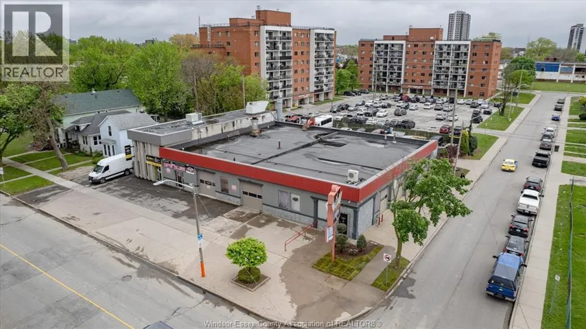 857 HOWARD AVENUE, Windsor, Ontario N9A1S1