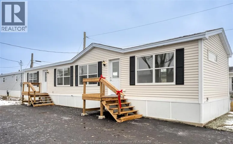 24 REGINA, Lakeshore, Ontario N8N2P4