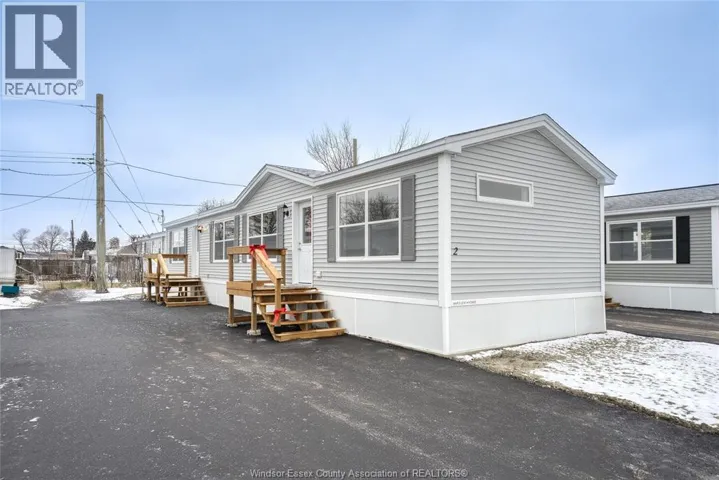 2 LINDA CRESCENT, Lakeshore, Ontario N8N2P4