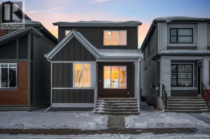 94 Royston Park NW, Calgary, Alberta T3L0M4