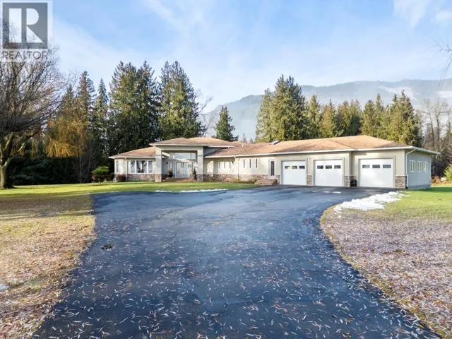 1200 Trans Canada Highway, Sicamous, British Columbia V0E2V0