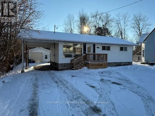 394 MCGEE STREET E, Pembroke, Ontario K8A6C5