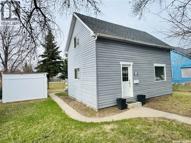 304 5th AVENUE E, Biggar, Saskatchewan S0K0M0