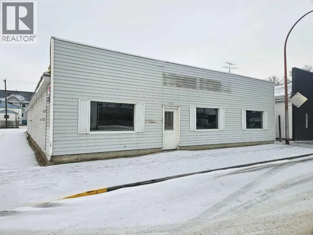 5306 50 Street, Ponoka, Alberta T4J1H4
