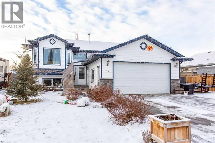 34 Iron Wolf Ridge, Lacombe, Alberta T4L2K2