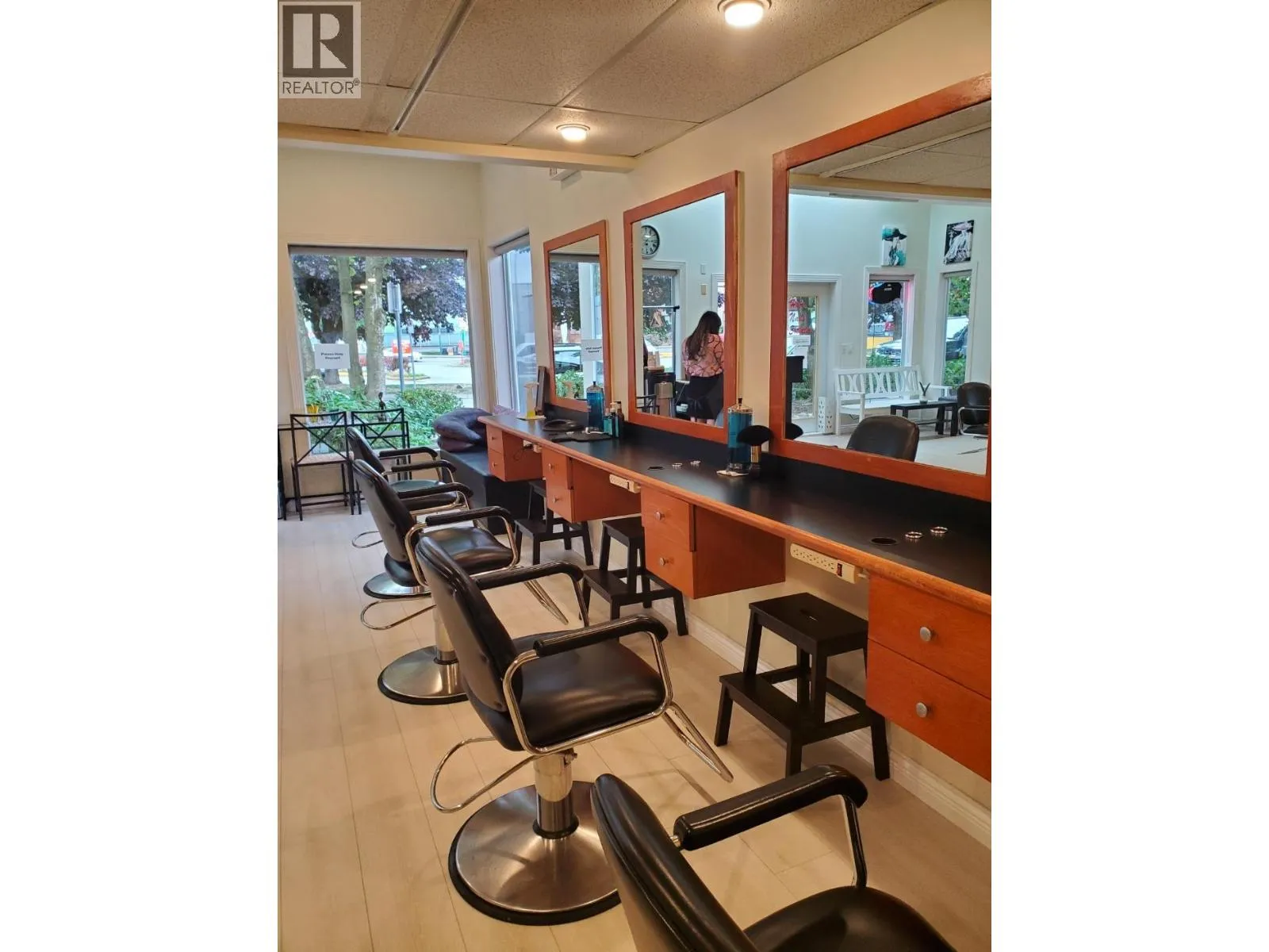 Commercial Sale For Sale