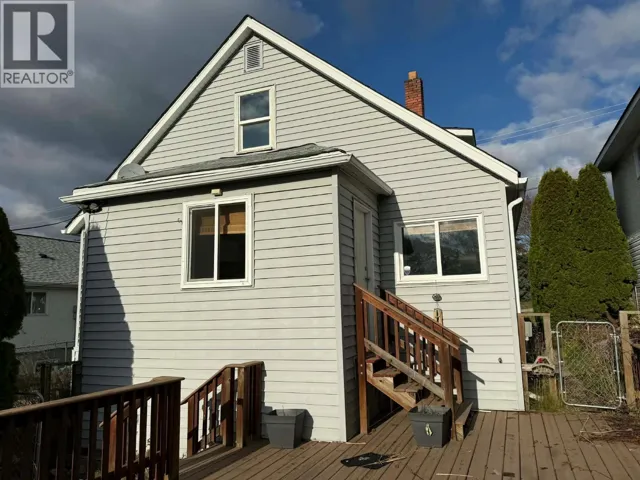 168 CRESCENT Street, Castlegar, British Columbia V1N1B1