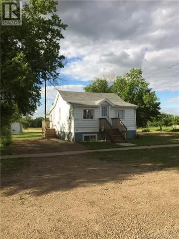 132 3 Avenue E, Empress, Alberta T0J1E0
