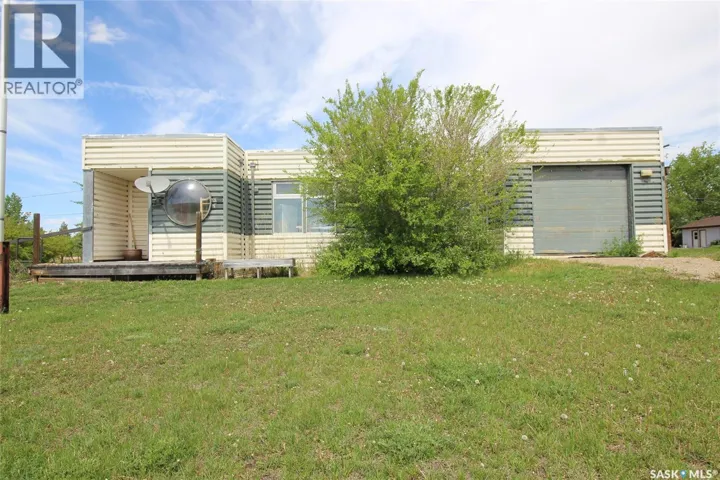 303 1st AVENUE W, Climax, Saskatchewan S0N0N0