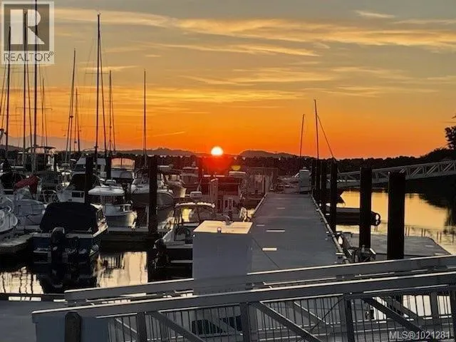 305 3529 Dolphin Dr, Nanoose Bay, British Columbia V9P9J7