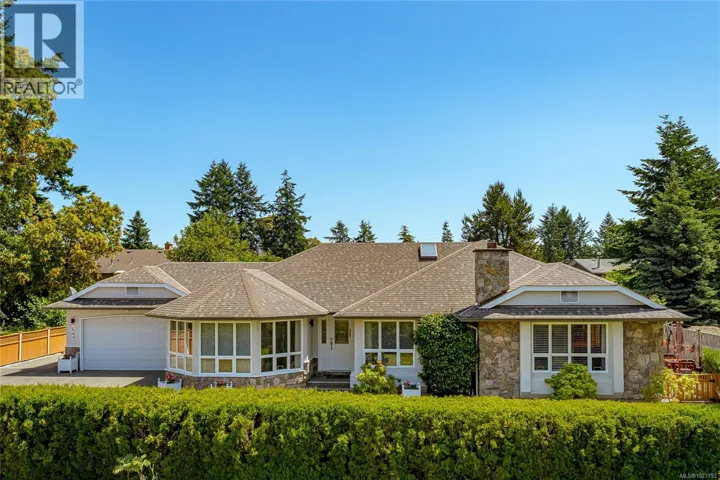 6377 RODOLPH Rd, Central Saanich, British Columbia V8Z5W2