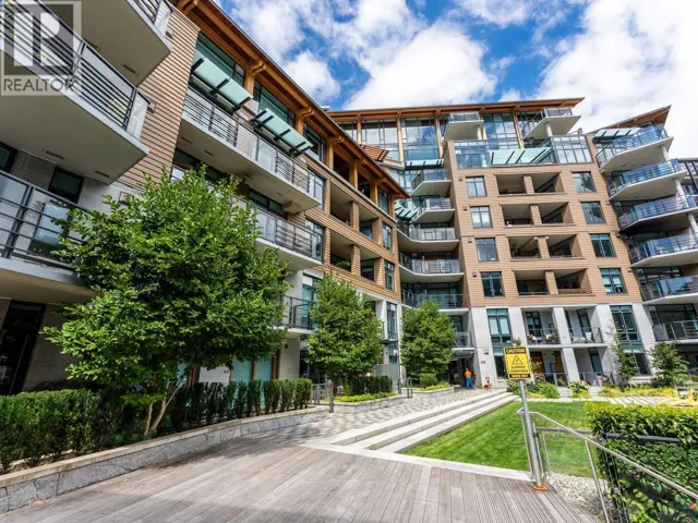 405 6687 NELSON AVENUE, West Vancouver, British Columbia V7W2B2